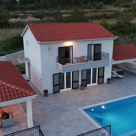 Secluded House - Guaranteed Privacy - Heated Pool Villa Klis Eksteriør bilde