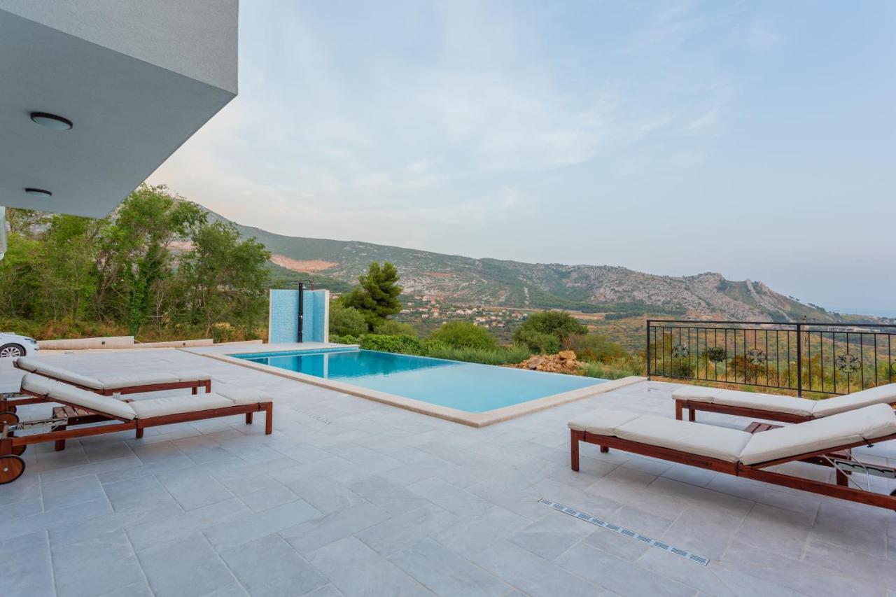 Secluded House - Guaranteed Privacy - Heated Pool Villa Klis Eksteriør bilde