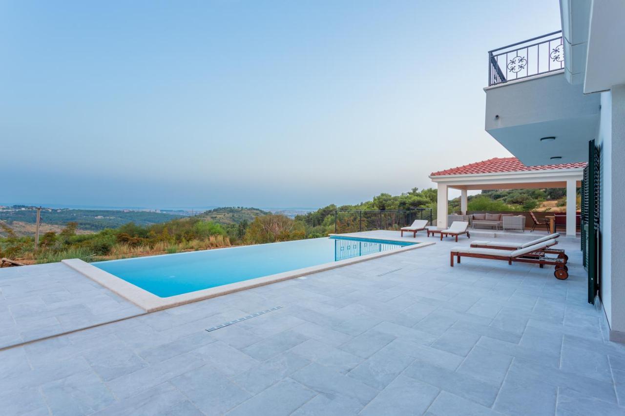 Secluded House - Guaranteed Privacy - Heated Pool Villa Klis Eksteriør bilde