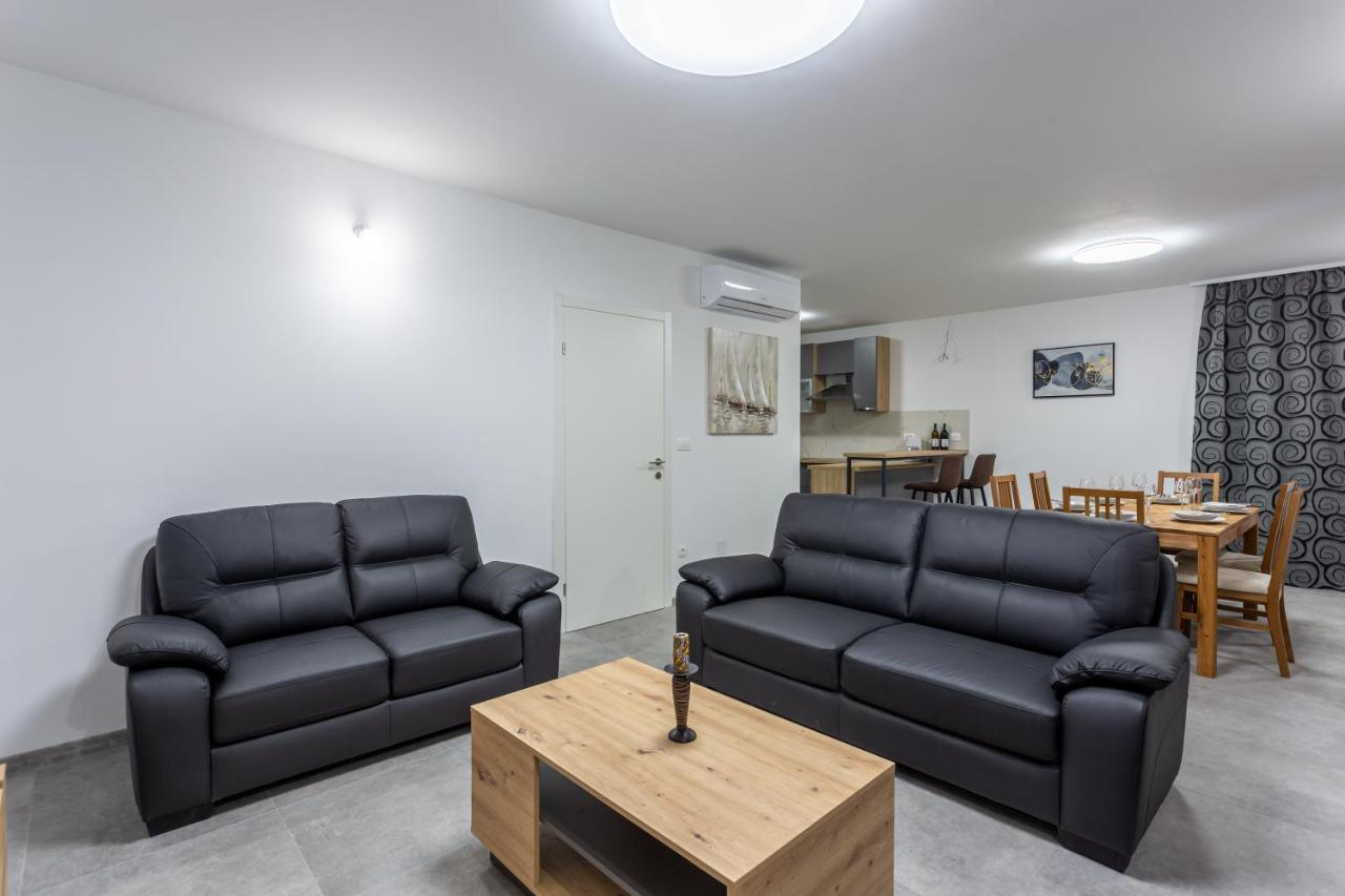 Secluded House - Guaranteed Privacy - Heated Pool Villa Klis Eksteriør bilde