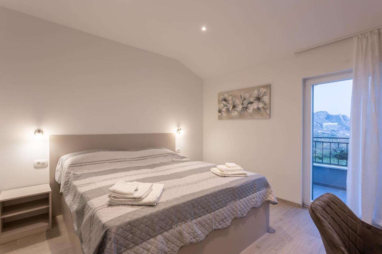 Secluded House - Guaranteed Privacy - Heated Pool Villa Klis Eksteriør bilde