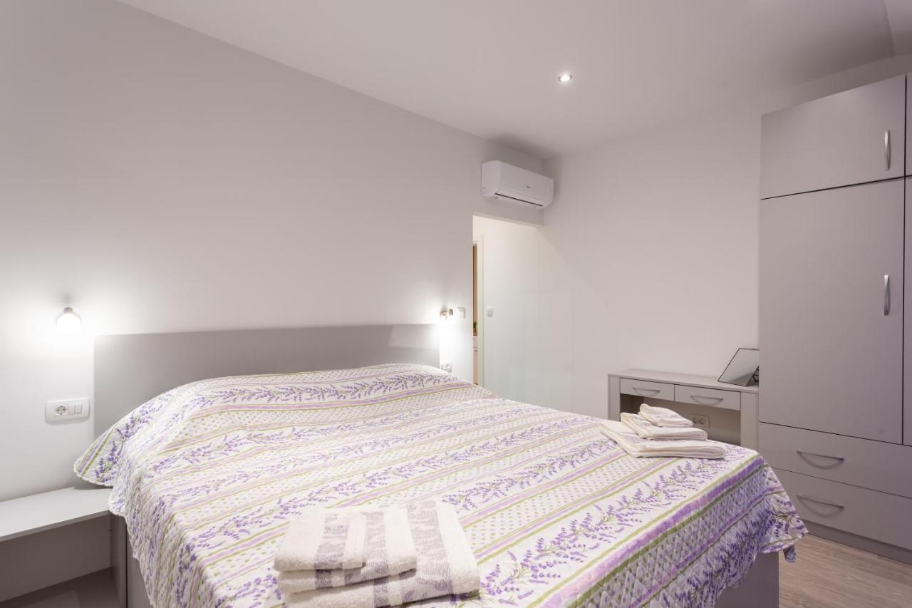 Secluded House - Guaranteed Privacy - Heated Pool Villa Klis Eksteriør bilde
