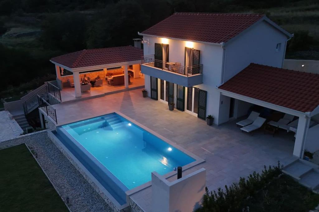Secluded House - Guaranteed Privacy - Heated Pool Villa Klis Eksteriør bilde