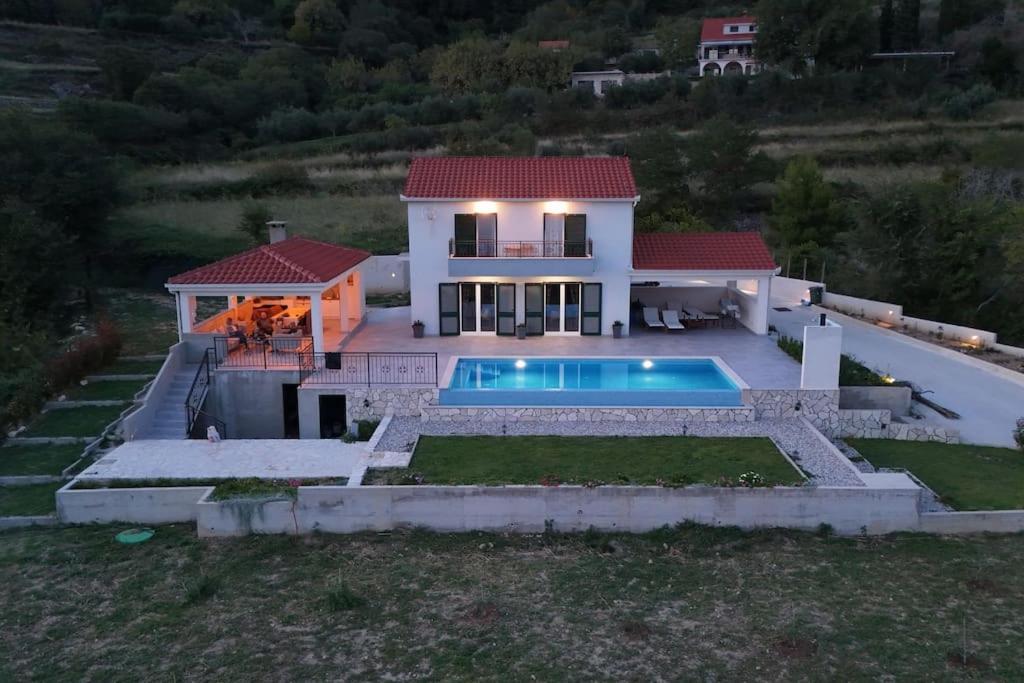 Secluded House - Guaranteed Privacy - Heated Pool Villa Klis Eksteriør bilde
