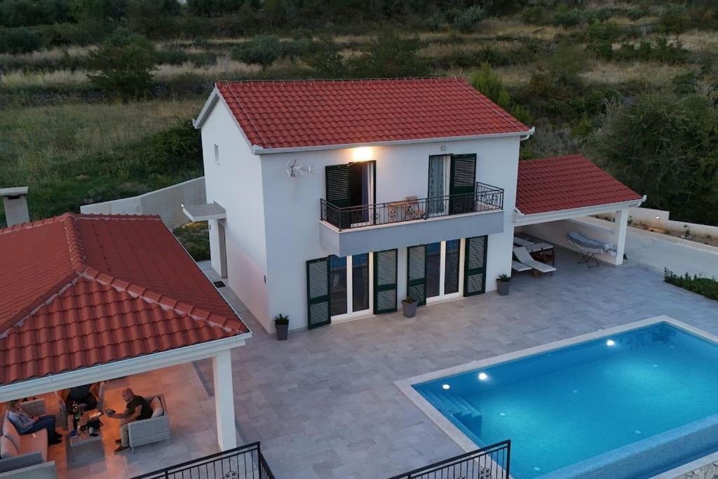 Secluded House - Guaranteed Privacy - Heated Pool Villa Klis Eksteriør bilde