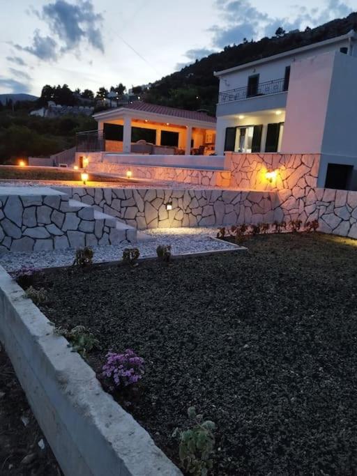 Secluded House - Guaranteed Privacy - Heated Pool Villa Klis Eksteriør bilde