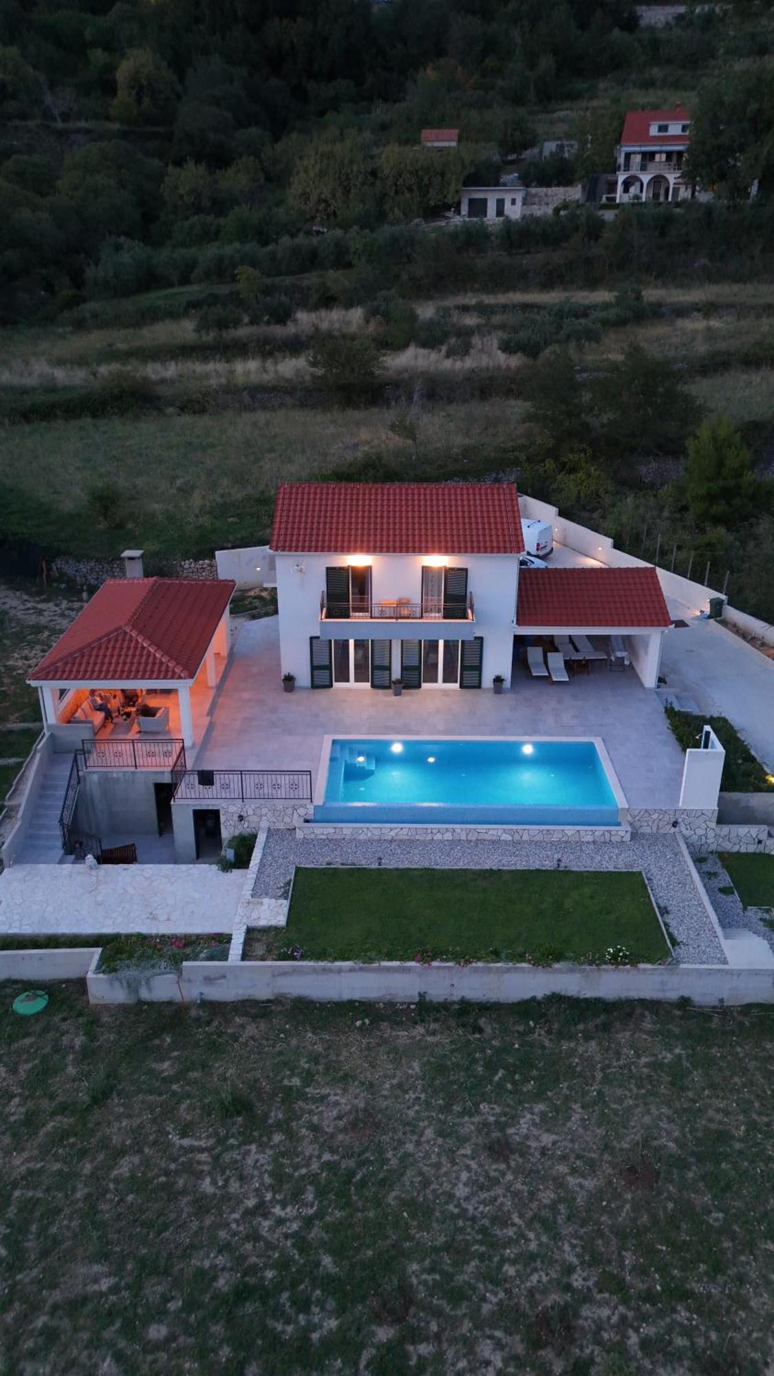 Secluded House - Guaranteed Privacy - Heated Pool Villa Klis Eksteriør bilde